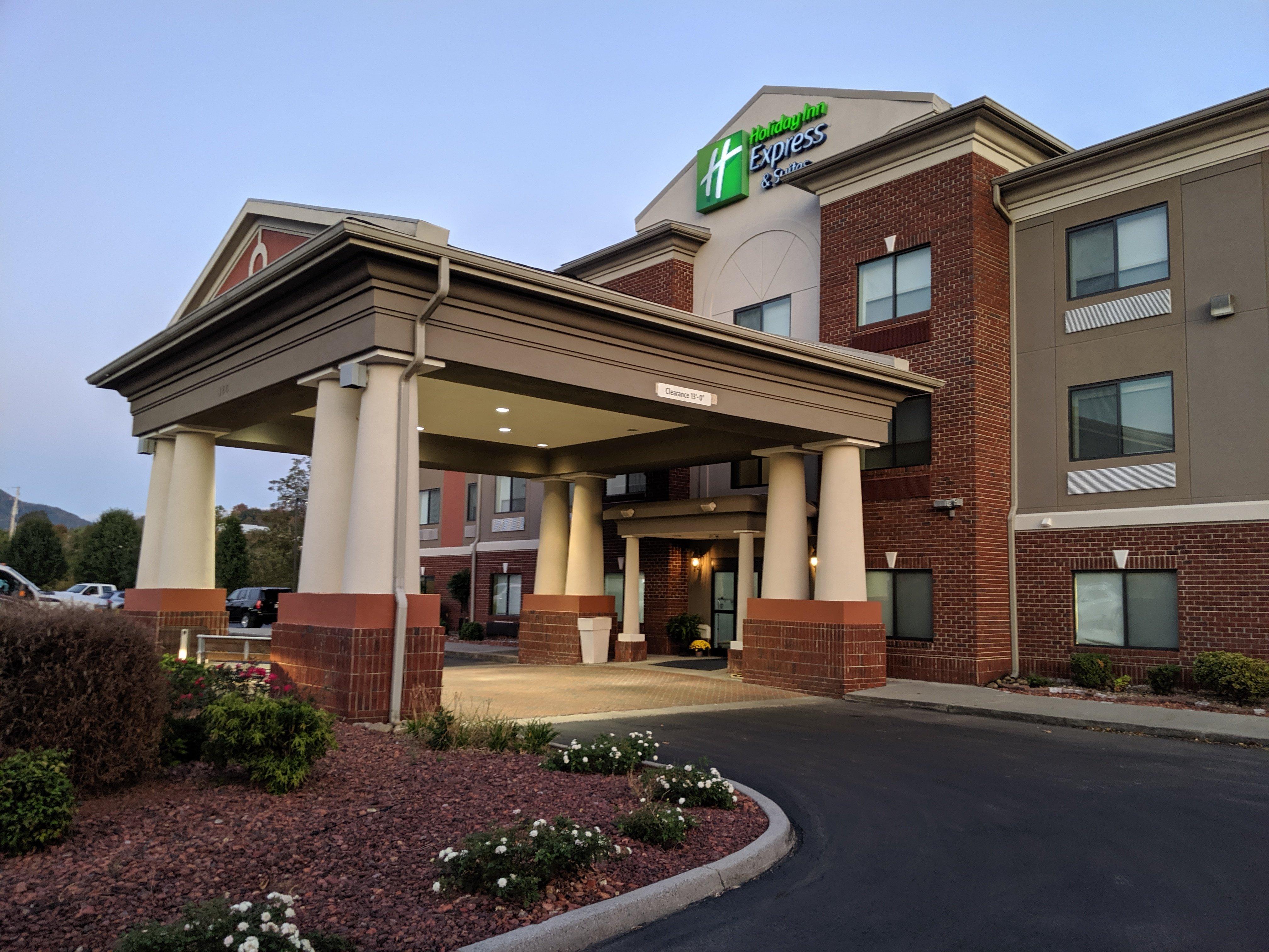 Holiday Inn Express Hotel & Suites Claypool Hill -Richlands Area By Ihg Pounding Mill Eksteriør billede